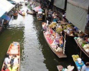 Floating Mkt.132